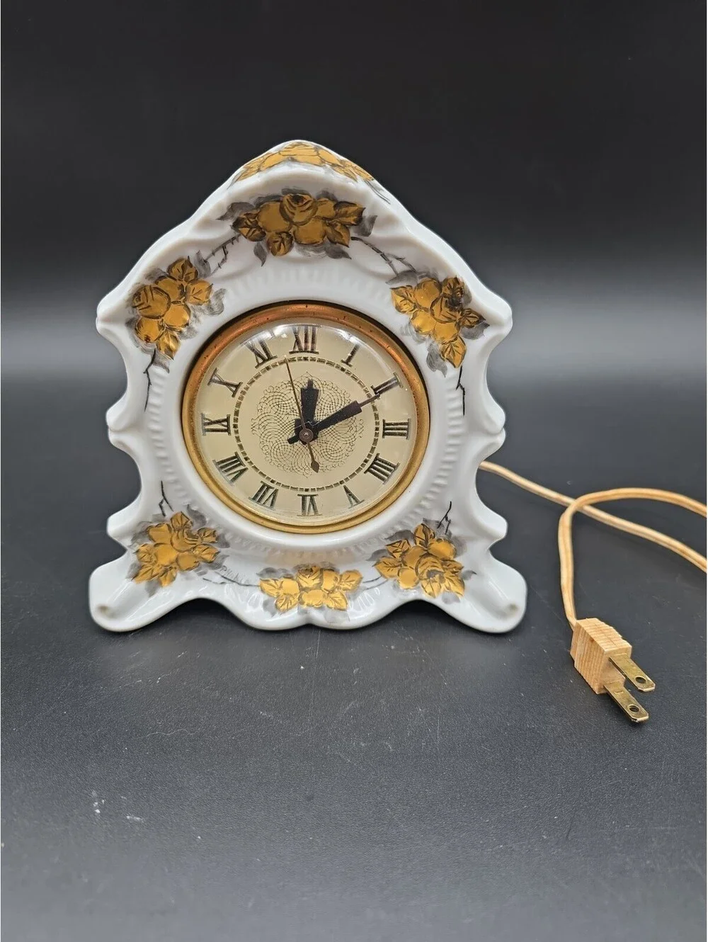 Vintage Porcelain W/ Gold Floral Pattern Lanshire Electric Mantel Clock Works